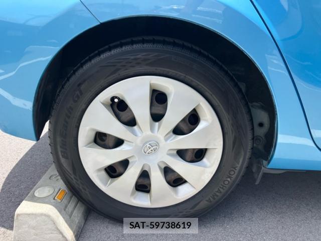 Toyota AQUA 2013-06 8221688-4