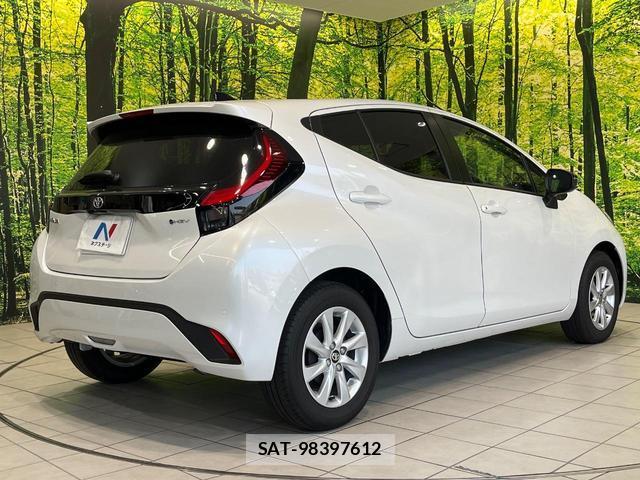 Toyota AQUA 2026-05 8221698-16