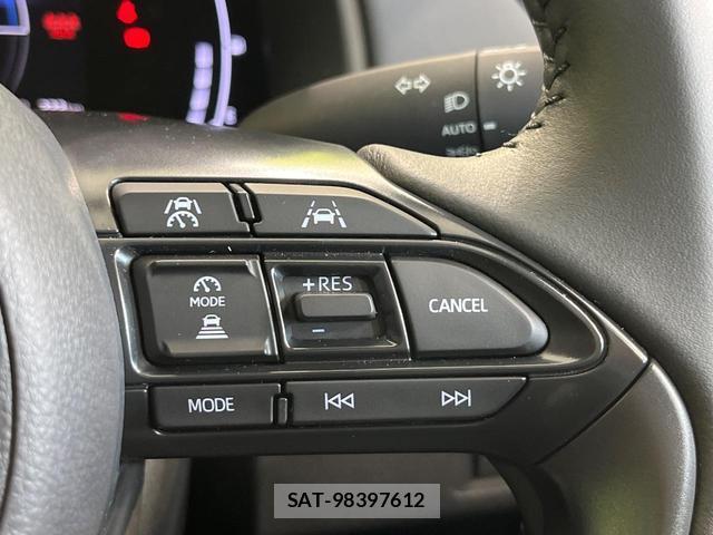 Toyota AQUA 2026-05 8221698-5