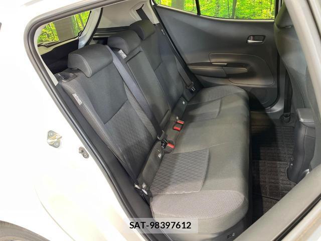 Toyota AQUA 2026-05 8221698-8