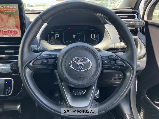 Toyota AQUA 2021-09 8221762-15