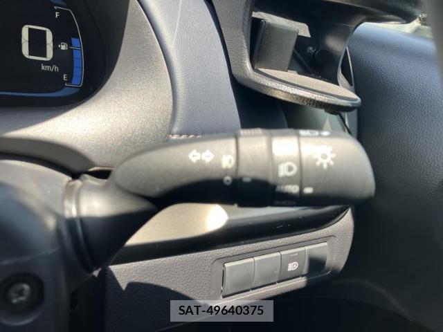 Toyota AQUA 2021-09 8221762-16