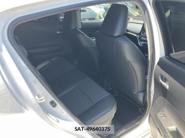Toyota AQUA 2021-09 8221762-4