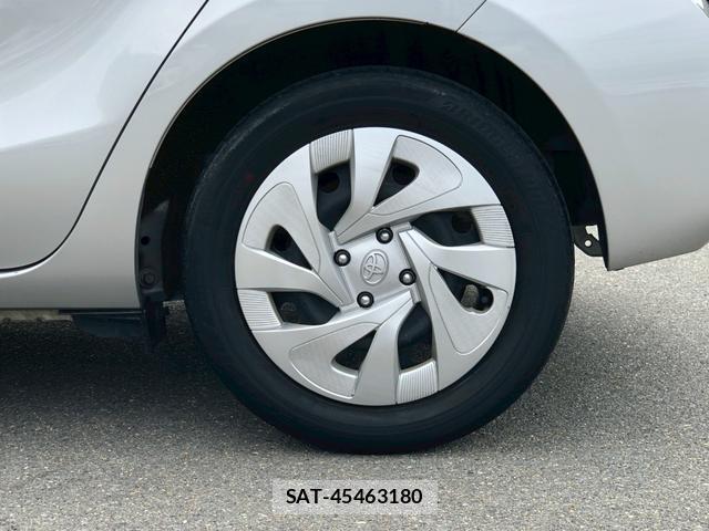 Toyota AQUA 2019-07 8221826-18