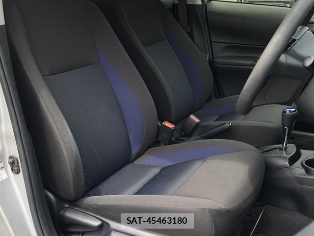 Toyota AQUA 2019-07 8221826-5