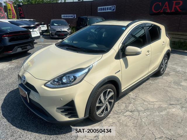 Toyota AQUA 2019-04 8221947-12