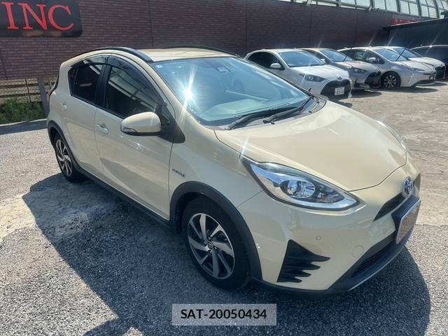 Toyota AQUA 2019-04 8221947-14