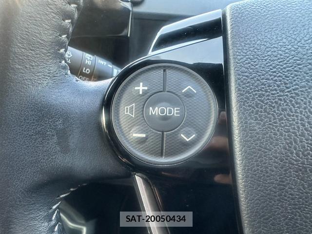 Toyota AQUA 2019-04 8221947-6