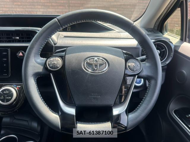 Toyota AQUA 2018-07 8221948-2