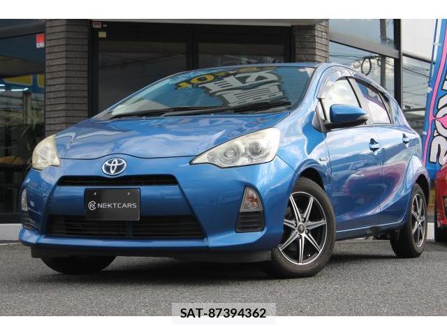 Toyota AQUA 2012-04 8222152-0