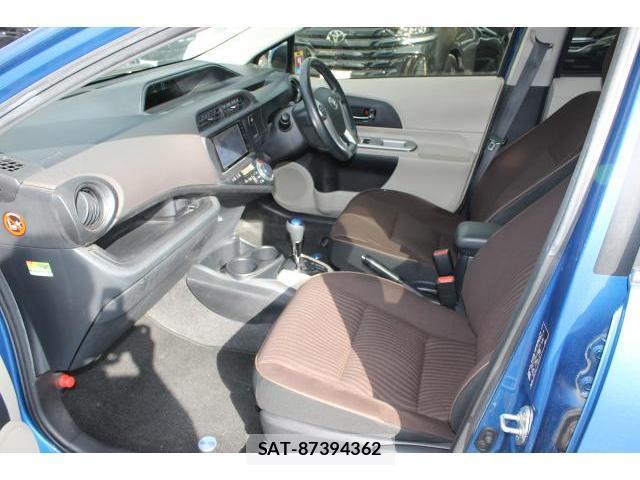 Toyota AQUA 2012-04 8222152-10