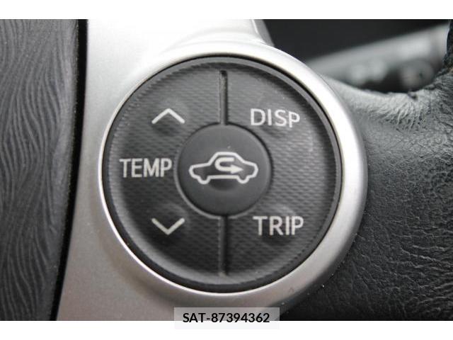 Toyota AQUA 2012-04 8222152-18