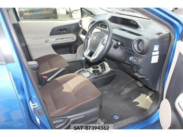 Toyota AQUA 2012-04 8222152-4