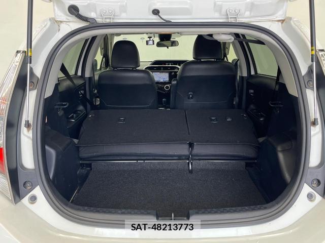Toyota AQUA 2018-01 8222319-10