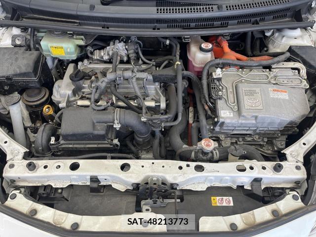 Toyota AQUA 2018-01 8222319-16