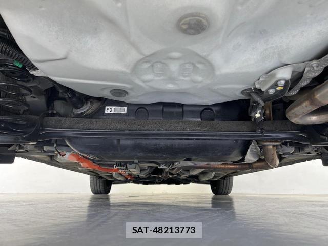 Toyota AQUA 2018-01 8222319-17