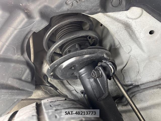 Toyota AQUA 2018-01 8222319-18
