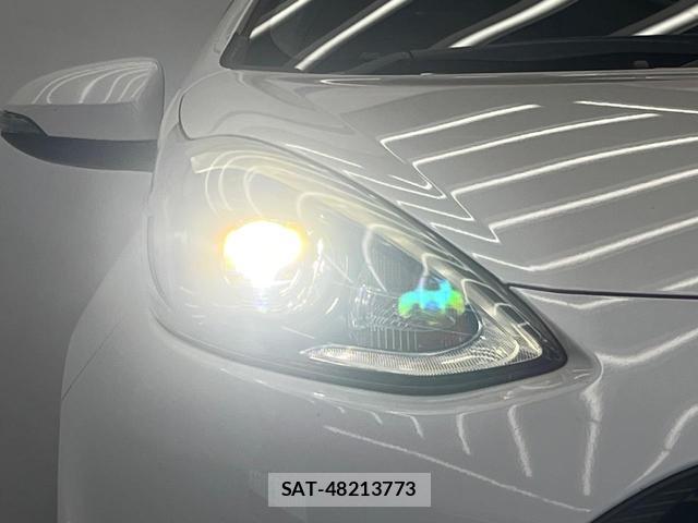Toyota AQUA 2018-01 8222319-19