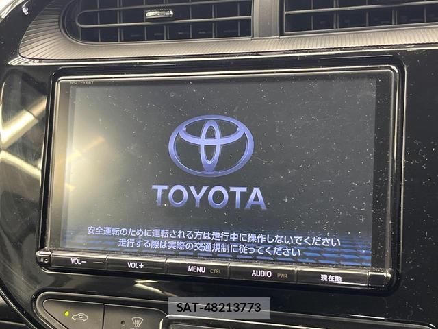 Toyota AQUA 2018-01 8222319-3