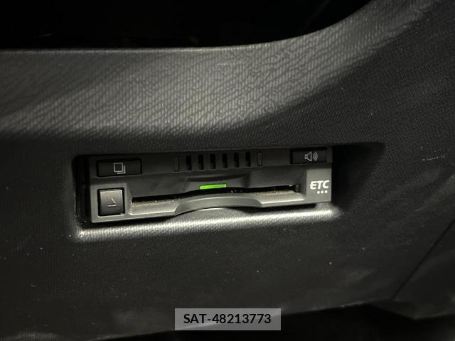 Toyota AQUA 2018-01 8222319-5