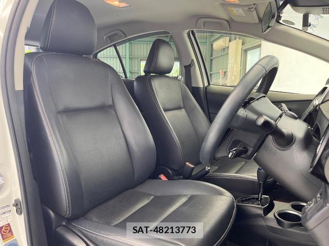 Toyota AQUA 2018-01 8222319-8