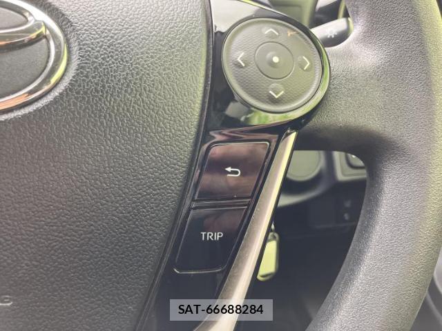 Toyota AQUA 2019-05 8222353-11