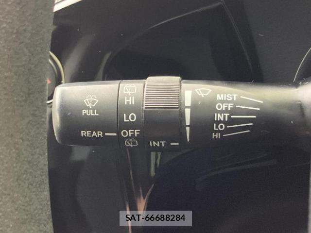 Toyota AQUA 2019-05 8222353-14