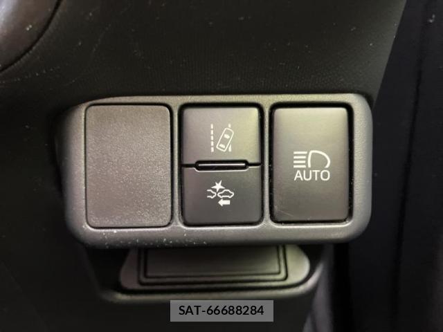 Toyota AQUA 2019-05 8222353-16