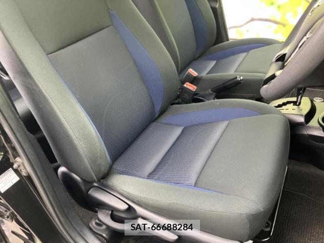 Toyota AQUA 2019-05 8222353-3