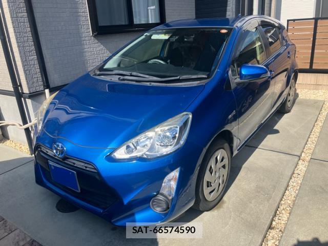 Toyota AQUA 2016-02 8222422-0