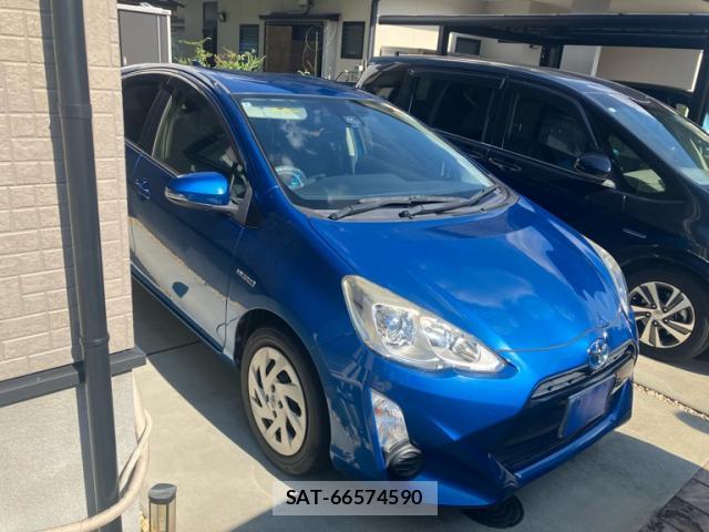 Toyota AQUA 2016-02 8222422-1