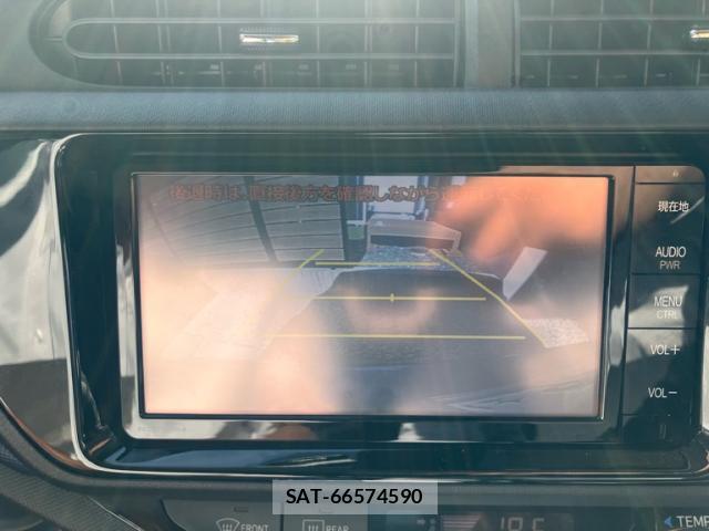 Toyota AQUA 2016-02 8222422-11
