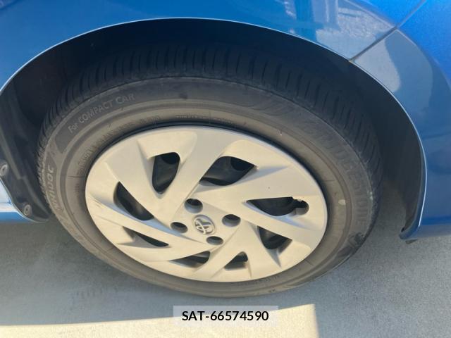 Toyota AQUA 2016-02 8222422-12