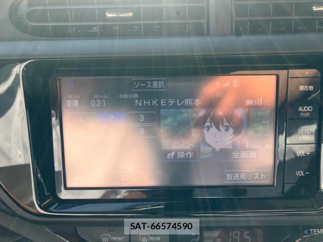 Toyota AQUA 2016-02 8222422-14