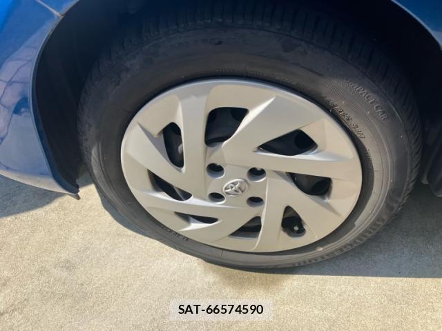 Toyota AQUA 2016-02 8222422-5