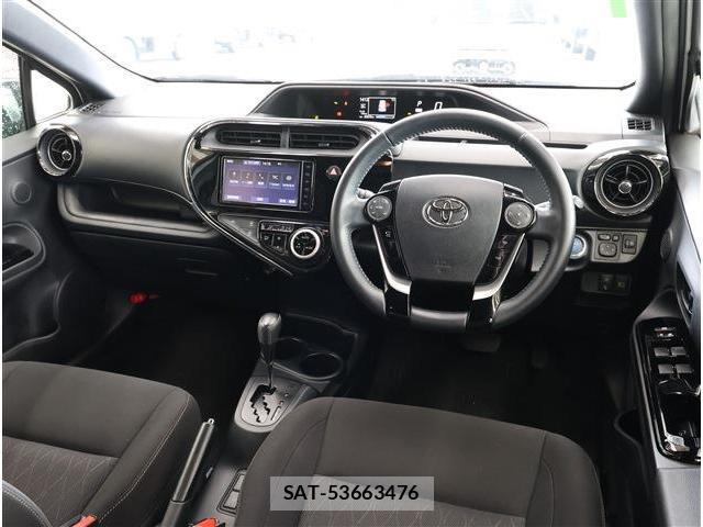 Toyota AQUA 2021-05 8222438-1
