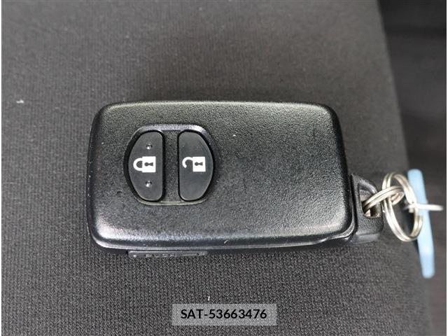 Toyota AQUA 2021-05 8222438-17