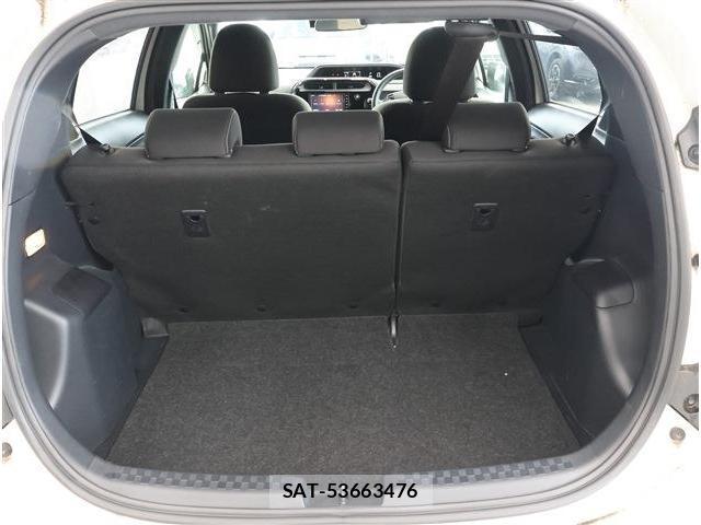 Toyota AQUA 2021-05 8222438-18
