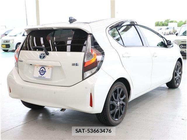 Toyota AQUA 2021-05 8222438-6
