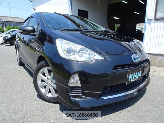 Toyota AQUA 2014-04 8222508-0