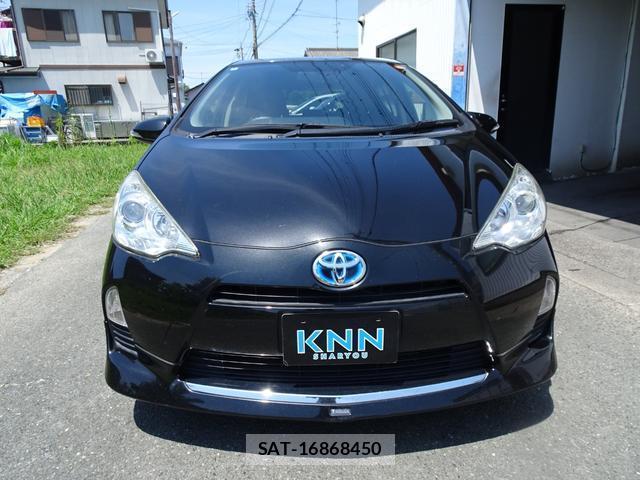 Toyota AQUA 2014-04 8222508-1