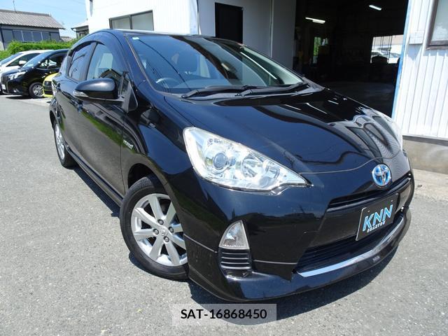 Toyota AQUA 2014-04 8222508-13