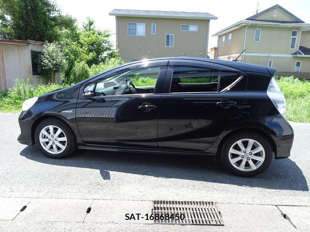 Toyota AQUA 2014-04 8222508-18