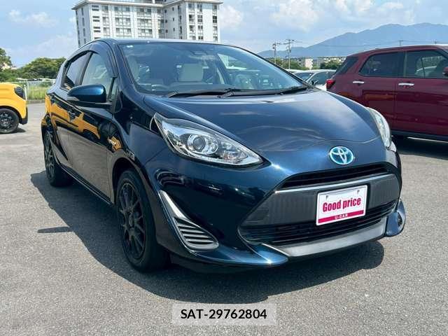Toyota AQUA 2018-02 8222646-11