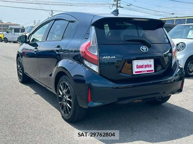Toyota AQUA 2018-02 8222646-14