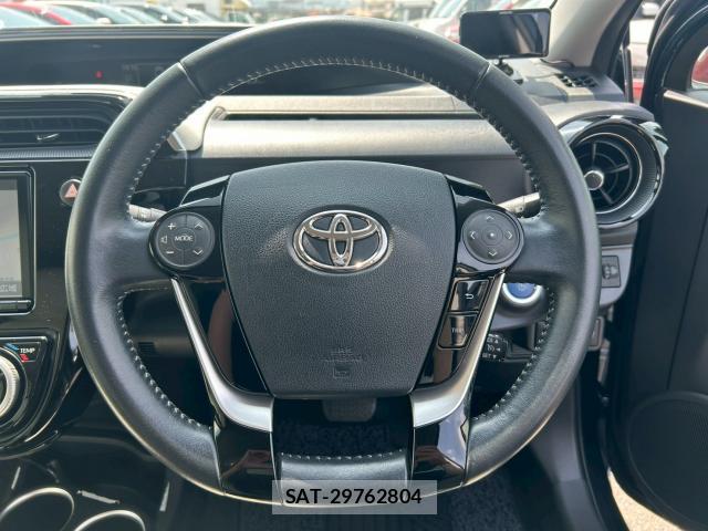 Toyota AQUA 2018-02 8222646-17