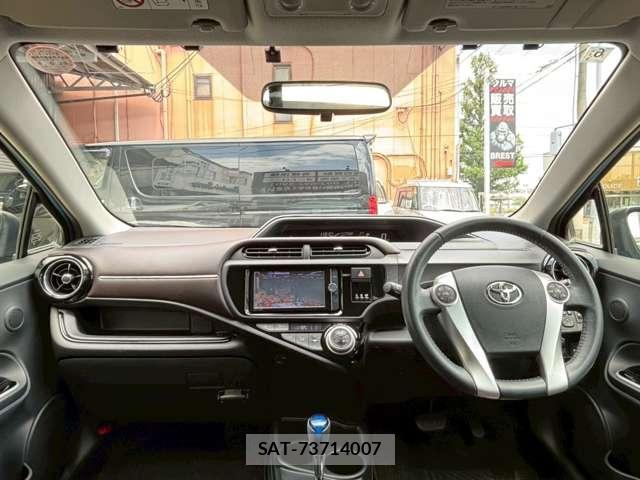Toyota AQUA 2015-02 8222765-4