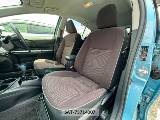 Toyota AQUA 2015-02 8222765-6