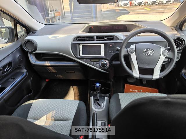 Toyota AQUA 2014-01 8222906-1