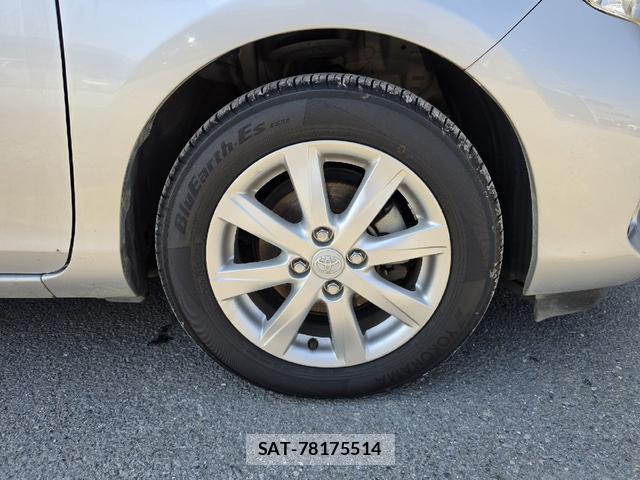 Toyota AQUA 2014-01 8222906-19